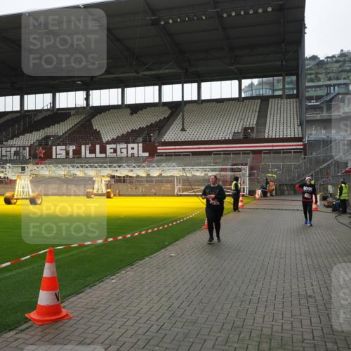 07.12.2025 - St. Pauli X-Mass-Run No. 15 Fabian Wolf http://msf.ph/oto/9419164 07.12.2025 11:30:26 Ziel 2020, 2509, 2876 meine-sportfotos.de