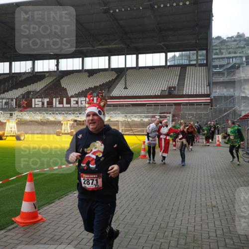07.12.2025 - St. Pauli X-Mass-Run No. 15 Fabian Wolf http://msf.ph/oto/9419201 07.12.2025 11:30:45 Ziel 487, 539, 579, 581, 848, 865, 870, 872, 2307, 2308, 2311, 2314, 2317, 2319, 2449, 2450, 2871 meine-sportfotos.de