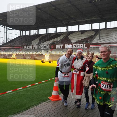 07.12.2025 - St. Pauli X-Mass-Run No. 15 Fabian Wolf http://msf.ph/oto/9419223 07.12.2025 11:30:49 Ziel 487, 539, 554, 579, 581, 848, 865, 870, 872, 2307, 2308, 2311, 2314, 2317, 2319, 2449, 2450, 2871, 3328 meine-sportfotos.de