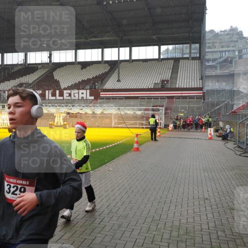 07.12.2025 - St. Pauli X-Mass-Run No. 15 Fabian Wolf http://msf.ph/oto/9419284 07.12.2025 11:31:04 Ziel 203, 329, 539, 554, 1595, 2449, 2450, 3328 meine-sportfotos.de