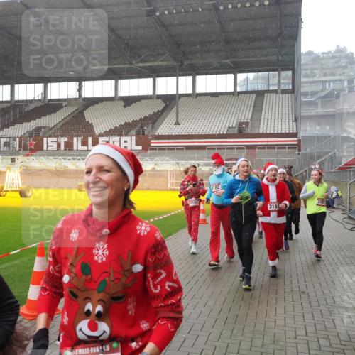 07.12.2025 - St. Pauli X-Mass-Run No. 15 Fabian Wolf http://msf.ph/oto/9419297 07.12.2025 11:31:17 Ziel 329, 1755, 2428, 2429, 2430, 2492, 2493, 3181, 3182, 3184, 3238, 3239, 3352, 3436, 4105 meine-sportfotos.de