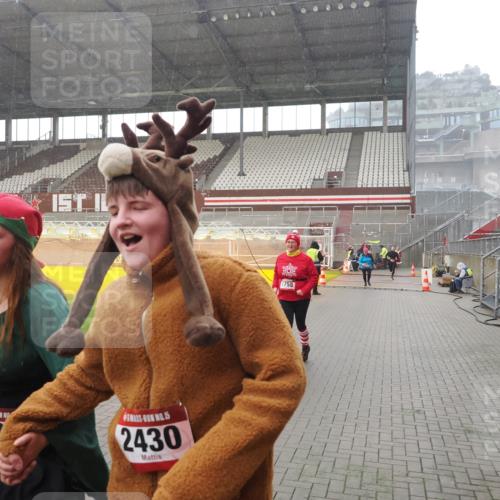 07.12.2025 - St. Pauli X-Mass-Run No. 15 Fabian Wolf http://msf.ph/oto/9419316 07.12.2025 11:31:21 Ziel 1755, 2017, 2428, 2429, 2430, 2492, 2493, 3181, 3182, 3184, 3238, 3239, 3352, 3436, 4105 meine-sportfotos.de