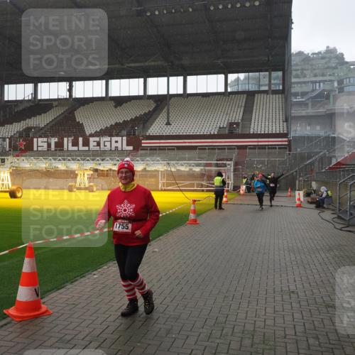 07.12.2025 - St. Pauli X-Mass-Run No. 15 Fabian Wolf http://msf.ph/oto/9419321 07.12.2025 11:31:23 Ziel 331, 1755, 2017, 2428, 2429, 2430, 2492, 2493, 3181, 3182, 3184, 3238, 3239, 3352, 3436, 4105 meine-sportfotos.de