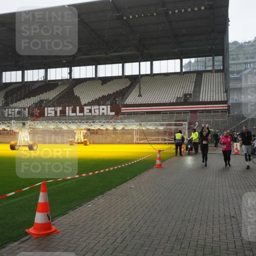07.12.2025 - St. Pauli X-Mass-Run No. 15 Fabian Wolf http://msf.ph/oto/9419350 07.12.2025 11:31:42 Ziel 331, 2497, 2523, 2527, 2587, 2654, 2656, 3087, 3600 meine-sportfotos.de