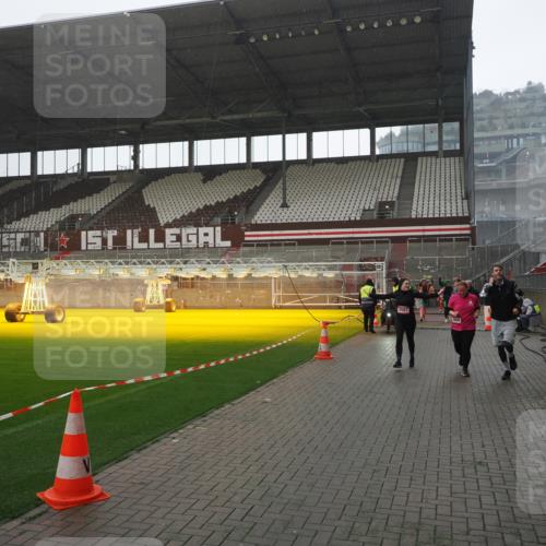 07.12.2025 - St. Pauli X-Mass-Run No. 15 Fabian Wolf http://msf.ph/oto/9419352 07.12.2025 11:31:43 Ziel 2497, 2523, 2527, 2587, 2654, 2656, 3087, 3600, 3678 meine-sportfotos.de