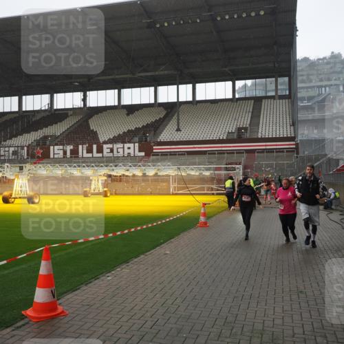 07.12.2025 - St. Pauli X-Mass-Run No. 15 Fabian Wolf http://msf.ph/oto/9419353 07.12.2025 11:31:43 Ziel 2497, 2523, 2527, 2587, 2654, 2656, 3087, 3600, 3678 meine-sportfotos.de