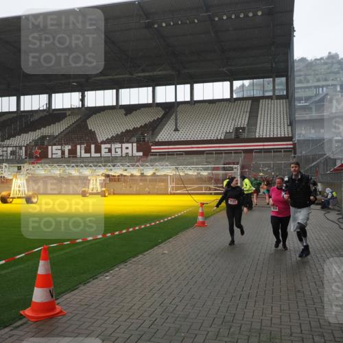 07.12.2025 - St. Pauli X-Mass-Run No. 15 Fabian Wolf http://msf.ph/oto/9419354 07.12.2025 11:31:44 Ziel 2497, 2523, 2527, 2587, 2654, 2656, 3087, 3600, 3678 meine-sportfotos.de