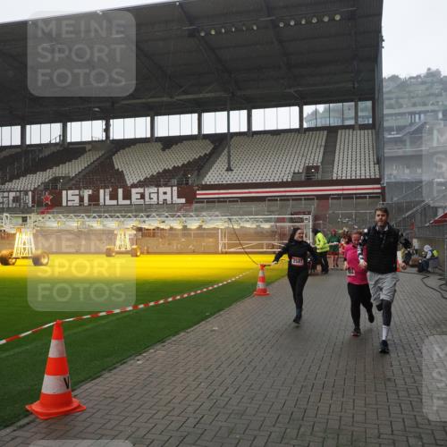 07.12.2025 - St. Pauli X-Mass-Run No. 15 Fabian Wolf http://msf.ph/oto/9419355 07.12.2025 11:31:44 Ziel 2497, 2523, 2527, 2587, 2654, 2656, 3087, 3600, 3678 meine-sportfotos.de