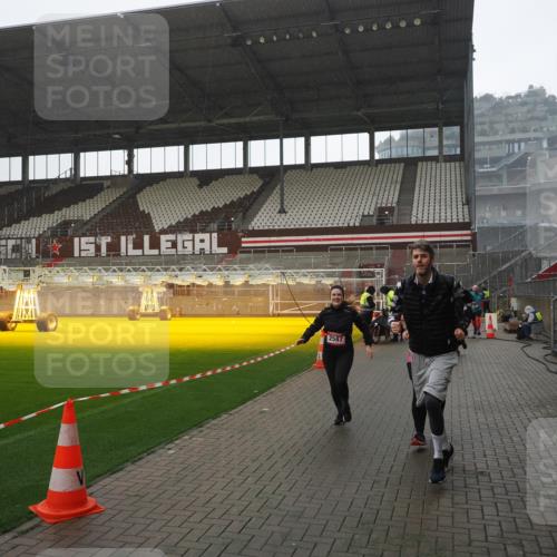 07.12.2025 - St. Pauli X-Mass-Run No. 15 Fabian Wolf http://msf.ph/oto/9419358 07.12.2025 11:31:44 Ziel 2497, 2523, 2527, 2587, 2654, 2656, 3087, 3600, 3678 meine-sportfotos.de