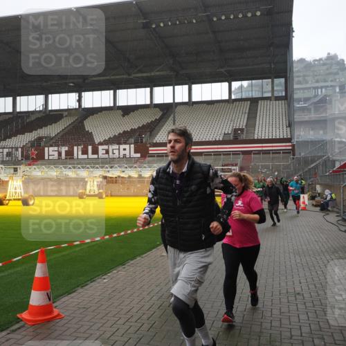 07.12.2025 - St. Pauli X-Mass-Run No. 15 Fabian Wolf http://msf.ph/oto/9419361 07.12.2025 11:31:45 Ziel 2048, 2497, 2523, 2527, 2587, 2654, 2656, 3087, 3678 meine-sportfotos.de