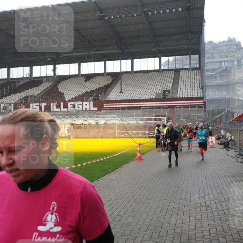 07.12.2025 - St. Pauli X-Mass-Run No. 15 Fabian Wolf http://msf.ph/oto/9419366 07.12.2025 11:31:46 Ziel 2048, 2497, 2523, 2527, 2587, 2654, 2656, 3087, 3678 meine-sportfotos.de