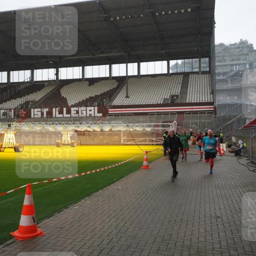 07.12.2025 - St. Pauli X-Mass-Run No. 15 Fabian Wolf http://msf.ph/oto/9419367 07.12.2025 11:31:47 Ziel 2048, 2497, 2523, 2527, 2587, 2654, 2656, 3087, 3678 meine-sportfotos.de