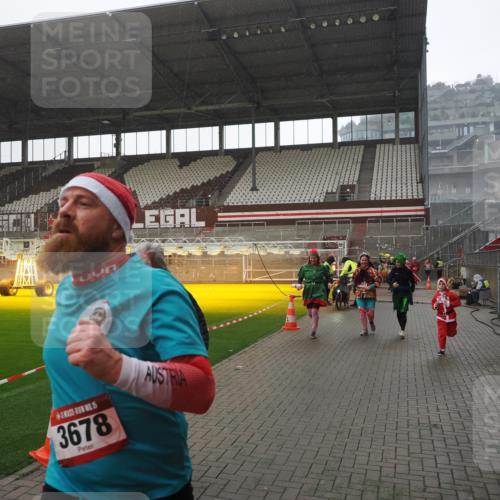 07.12.2025 - St. Pauli X-Mass-Run No. 15 Fabian Wolf http://msf.ph/oto/9419378 07.12.2025 11:31:49 Ziel 2048, 2050, 2497, 2523, 2527, 2587, 2654, 2656, 3678, 4642 meine-sportfotos.de