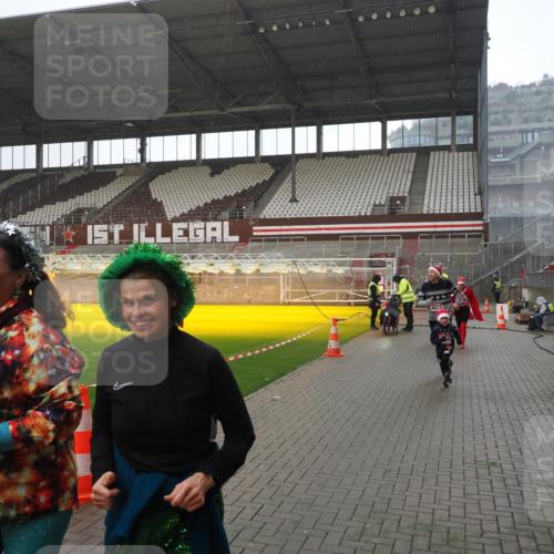 07.12.2025 - St. Pauli X-Mass-Run No. 15 Fabian Wolf http://msf.ph/oto/9419397 07.12.2025 11:31:53 Ziel 2048, 2050, 2120, 2497, 2523, 2527, 2587, 2654, 2656, 3678, 4633, 4640, 4642 meine-sportfotos.de