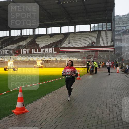 07.12.2025 - St. Pauli X-Mass-Run No. 15 Fabian Wolf http://msf.ph/oto/9419418 07.12.2025 11:32:03 Ziel 2048, 2050, 2120, 3343, 3678, 4633, 4640, 4642 meine-sportfotos.de
