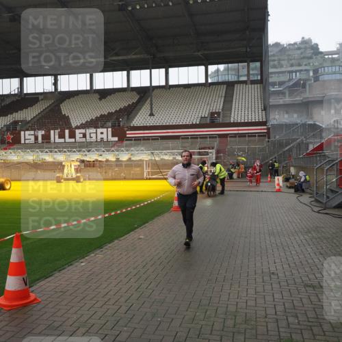 07.12.2025 - St. Pauli X-Mass-Run No. 15 Fabian Wolf http://msf.ph/oto/9419424 07.12.2025 11:32:08 Ziel 2043, 2044, 2050, 2120, 3343, 4633, 4640, 4642 meine-sportfotos.de