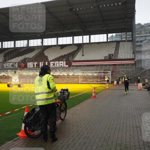 07.12.2025 - St. Pauli X-Mass-Run No. 15 Fabian Wolf http://msf.ph/oto/9419527 07.12.2025 11:32:42 Ziel 477, 1884, 1886, 1998, 1999, 2000, 2015 meine-sportfotos.de