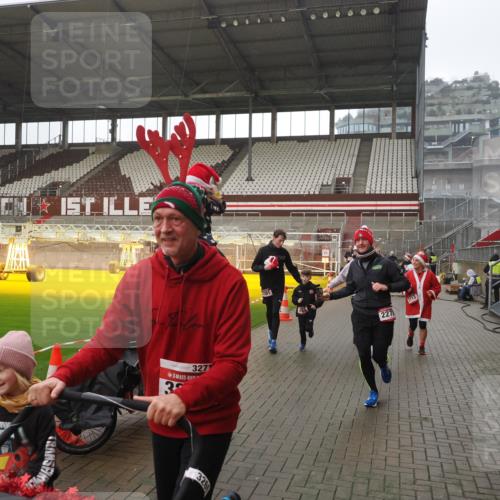 07.12.2025 - St. Pauli X-Mass-Run No. 15 Fabian Wolf http://msf.ph/oto/9419557 07.12.2025 11:33:02 Ziel 321, 977, 1013, 1591, 2107, 2113, 2278, 2281, 2282, 2284, 2662, 3269, 3271 meine-sportfotos.de