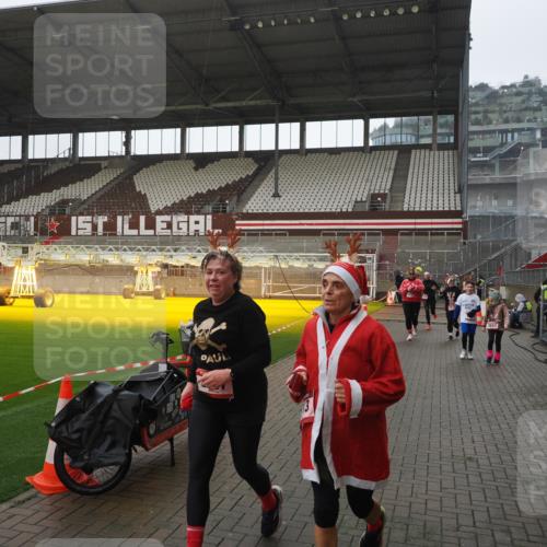 07.12.2025 - St. Pauli X-Mass-Run No. 15 Fabian Wolf http://msf.ph/oto/9419572 07.12.2025 11:33:05 Ziel 321, 977, 1013, 1591, 2005, 2107, 2113, 2278, 2281, 2282, 2284, 2662, 3269, 3271 meine-sportfotos.de
