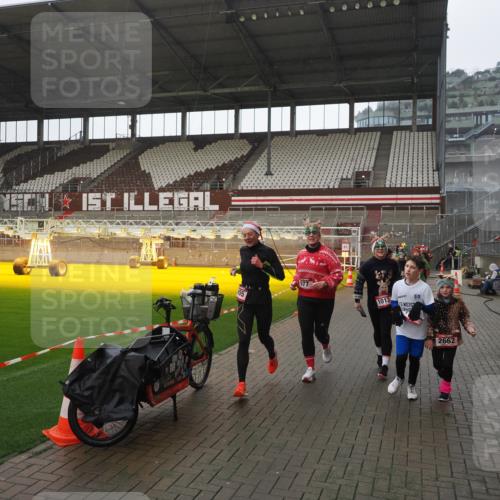 07.12.2025 - St. Pauli X-Mass-Run No. 15 Fabian Wolf http://msf.ph/oto/9419579 07.12.2025 11:33:09 Ziel 321, 977, 1013, 1591, 2005, 2016, 2107, 2113, 2278, 2281, 2282, 2284, 2662, 3039, 3041, 3269, 3271 meine-sportfotos.de