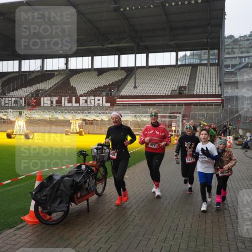 07.12.2025 - St. Pauli X-Mass-Run No. 15 Fabian Wolf http://msf.ph/oto/9419580 07.12.2025 11:33:09 Ziel 321, 977, 1013, 1591, 2005, 2016, 2107, 2113, 2278, 2281, 2282, 2284, 2662, 3039, 3041, 3269, 3271 meine-sportfotos.de