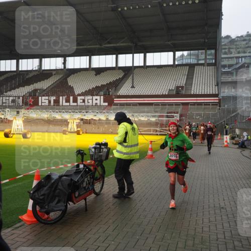 07.12.2025 - St. Pauli X-Mass-Run No. 15 Fabian Wolf http://msf.ph/oto/9419587 07.12.2025 11:33:12 Ziel 321, 977, 1013, 1591, 2005, 2016, 2107, 2113, 2278, 2281, 2282, 2284, 2612, 2613, 2614, 2620, 2662, 3039, 3041, 3269, 3271 meine-sportfotos.de