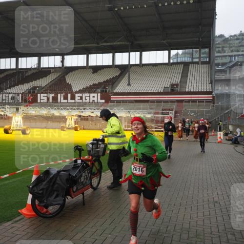 07.12.2025 - St. Pauli X-Mass-Run No. 15 Fabian Wolf http://msf.ph/oto/9419590 07.12.2025 11:33:12 Ziel 321, 977, 1013, 1591, 2005, 2016, 2107, 2113, 2278, 2281, 2282, 2284, 2612, 2613, 2614, 2620, 2662, 3039, 3041, 3269, 3271 meine-sportfotos.de