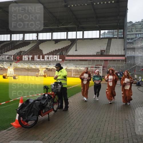07.12.2025 - St. Pauli X-Mass-Run No. 15 Fabian Wolf http://msf.ph/oto/9419606 07.12.2025 11:33:18 Ziel 321, 977, 1013, 1591, 2005, 2016, 2612, 2613, 2614, 2620, 2662, 3039, 3041, 3166, 3169 meine-sportfotos.de