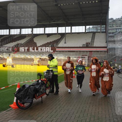 07.12.2025 - St. Pauli X-Mass-Run No. 15 Fabian Wolf http://msf.ph/oto/9419608 07.12.2025 11:33:19 Ziel 321, 977, 1013, 1591, 2005, 2016, 2612, 2613, 2614, 2620, 2662, 3039, 3041, 3166, 3169 meine-sportfotos.de