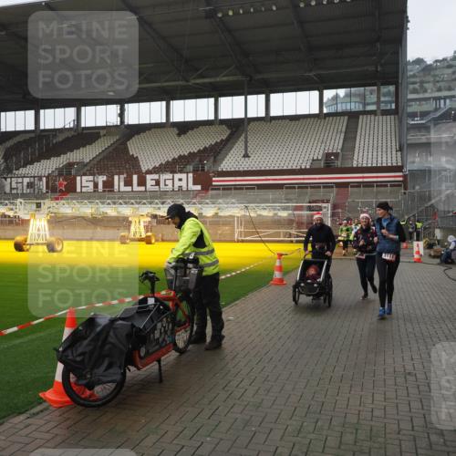 07.12.2025 - St. Pauli X-Mass-Run No. 15 Fabian Wolf http://msf.ph/oto/9419616 07.12.2025 11:33:23 Ziel 56, 62, 73, 94, 110, 142, 181, 340, 349, 1361, 2005, 2016, 2612, 2613, 2614, 2620, 3039, 3041, 3166, 3169 meine-sportfotos.de