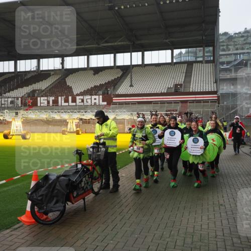 07.12.2025 - St. Pauli X-Mass-Run No. 15 Fabian Wolf http://msf.ph/oto/9419632 07.12.2025 11:33:31 Ziel 56, 62, 72, 73, 85, 94, 103, 110, 142, 181, 260, 340, 349, 354, 378, 1361, 3166, 3169, 3253, 3254, 4649 meine-sportfotos.de