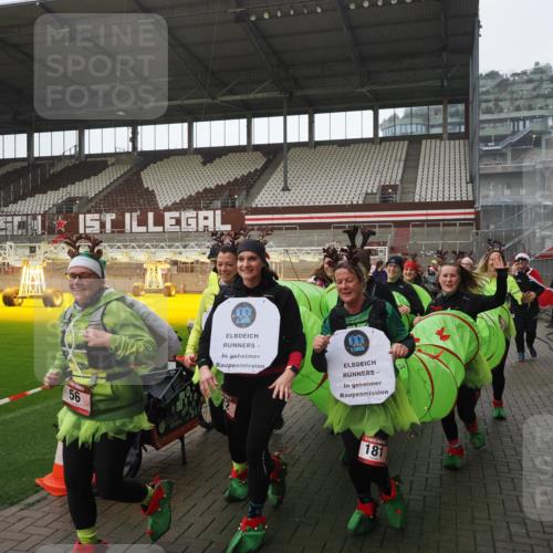 07.12.2025 - St. Pauli X-Mass-Run No. 15 Fabian Wolf http://msf.ph/oto/9419638 07.12.2025 11:33:33 Ziel 56, 62, 72, 73, 85, 94, 103, 110, 142, 181, 260, 340, 349, 354, 378, 1361, 3166, 3169, 3253, 3254, 4649 meine-sportfotos.de