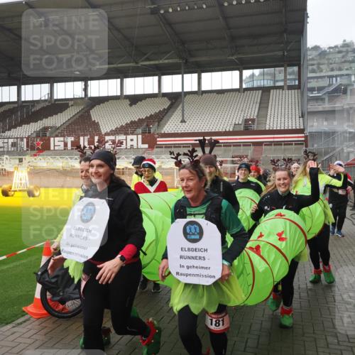 07.12.2025 - St. Pauli X-Mass-Run No. 15 Fabian Wolf http://msf.ph/oto/9419640 07.12.2025 11:33:33 Ziel 56, 62, 72, 73, 85, 94, 103, 110, 142, 181, 260, 340, 349, 354, 378, 1361, 3166, 3169, 3253, 3254, 4649 meine-sportfotos.de