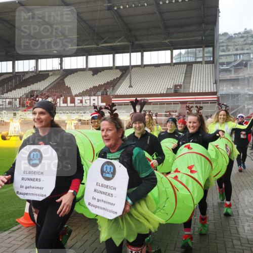 07.12.2025 - St. Pauli X-Mass-Run No. 15 Fabian Wolf http://msf.ph/oto/9419641 07.12.2025 11:33:34 Ziel 56, 62, 72, 73, 85, 94, 103, 110, 142, 181, 260, 340, 349, 354, 378, 1361, 3166, 3169, 3253, 3254, 4649 meine-sportfotos.de