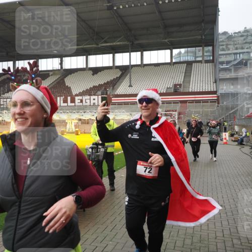 07.12.2025 - St. Pauli X-Mass-Run No. 15 Fabian Wolf http://msf.ph/oto/9419658 07.12.2025 11:33:37 Ziel 56, 62, 72, 73, 85, 94, 103, 110, 142, 181, 260, 340, 349, 354, 378, 1361, 3253, 3254, 4649 meine-sportfotos.de