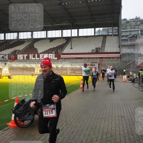 07.12.2025 - St. Pauli X-Mass-Run No. 15 Fabian Wolf http://msf.ph/oto/9419711 07.12.2025 11:33:55 Ziel 229, 239, 2056, 2219, 3139, 3549, 3601, 3737, 3740, 4844 meine-sportfotos.de
