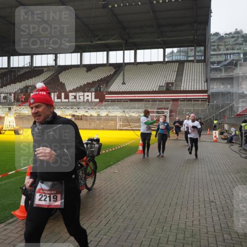 07.12.2025 - St. Pauli X-Mass-Run No. 15 Fabian Wolf http://msf.ph/oto/9419712 07.12.2025 11:33:55 Ziel 229, 239, 2056, 2219, 3139, 3549, 3601, 3737, 3740, 4844 meine-sportfotos.de