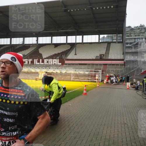 07.12.2025 - St. Pauli X-Mass-Run No. 15 Fabian Wolf http://msf.ph/oto/9419737 07.12.2025 11:34:07 Ziel 825, 1710, 2056, 3139, 3448, 3549, 4844 meine-sportfotos.de