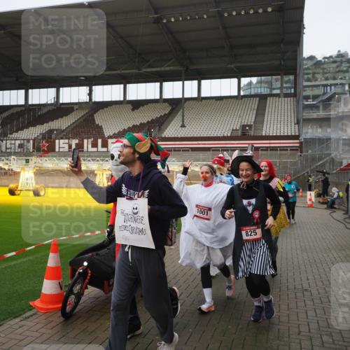 07.12.2025 - St. Pauli X-Mass-Run No. 15 Fabian Wolf http://msf.ph/oto/9419754 07.12.2025 11:34:18 Ziel 820, 825, 864, 869, 871, 1001, 1710, 1908, 2277, 2280, 2635, 3387, 3448 meine-sportfotos.de