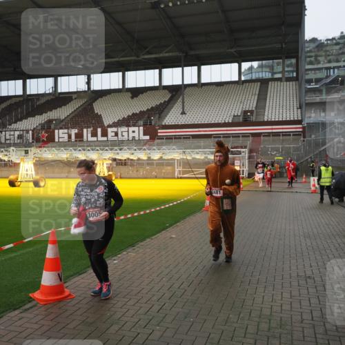 07.12.2025 - St. Pauli X-Mass-Run No. 15 Fabian Wolf http://msf.ph/oto/9419834 07.12.2025 11:35:07 Ziel 316, 2150, 2413, 2481, 3005, 3148, 3149 meine-sportfotos.de
