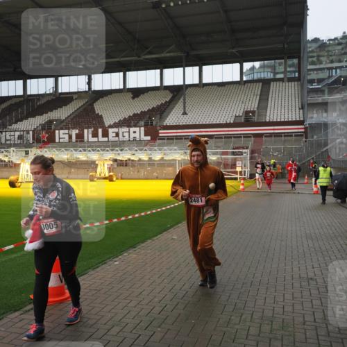 07.12.2025 - St. Pauli X-Mass-Run No. 15 Fabian Wolf http://msf.ph/oto/9419836 07.12.2025 11:35:07 Ziel 316, 2150, 2413, 2481, 3005, 3148, 3149 meine-sportfotos.de