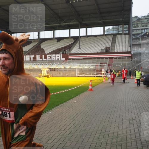 07.12.2025 - St. Pauli X-Mass-Run No. 15 Fabian Wolf http://msf.ph/oto/9419841 07.12.2025 11:35:08 Ziel 316, 2150, 2413, 2481, 3005, 3148, 3149 meine-sportfotos.de