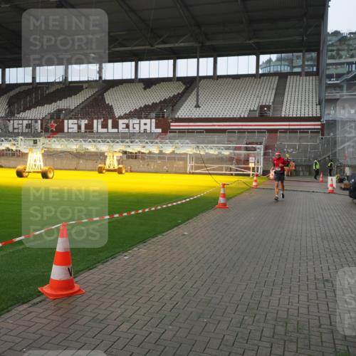 07.12.2025 - St. Pauli X-Mass-Run No. 15 Fabian Wolf http://msf.ph/oto/9419866 07.12.2025 11:35:14 Ziel 240, 2150, 2481, 3005, 3148, 3149 meine-sportfotos.de