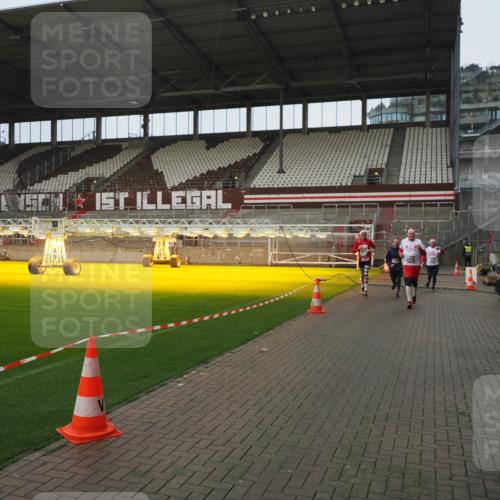 07.12.2025 - St. Pauli X-Mass-Run No. 15 Fabian Wolf http://msf.ph/oto/9419951 07.12.2025 11:35:44 Ziel 1960, 1962, 2660, 2902, 2962, 3967, 4816, 4823, 4843 meine-sportfotos.de