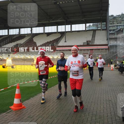 07.12.2025 - St. Pauli X-Mass-Run No. 15 Fabian Wolf http://msf.ph/oto/9419966 07.12.2025 11:35:48 Ziel 1960, 1962, 2902, 2962, 3967, 4816, 4823, 4843 meine-sportfotos.de