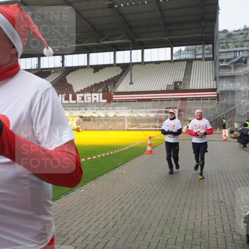 07.12.2025 - St. Pauli X-Mass-Run No. 15 Fabian Wolf http://msf.ph/oto/9419972 07.12.2025 11:35:49 Ziel 1960, 1962, 2902, 2962, 3967, 4816, 4823, 4843 meine-sportfotos.de