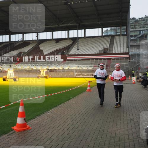07.12.2025 - St. Pauli X-Mass-Run No. 15 Fabian Wolf http://msf.ph/oto/9419973 07.12.2025 11:35:50 Ziel 1960, 1962, 2902, 2962, 3967, 4816, 4823, 4843 meine-sportfotos.de