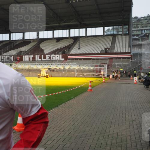 07.12.2025 - St. Pauli X-Mass-Run No. 15 Fabian Wolf http://msf.ph/oto/9419987 07.12.2025 11:35:52 Ziel 1960, 1962, 2902, 2962, 4816, 4823, 4843 meine-sportfotos.de