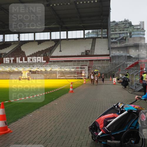 07.12.2025 - St. Pauli X-Mass-Run No. 15 Fabian Wolf http://msf.ph/oto/9419991 07.12.2025 11:35:57 Ziel 311, 728, 1960, 1962, 2902, 3109, 4816, 4823 meine-sportfotos.de