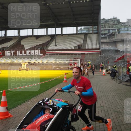 07.12.2025 - St. Pauli X-Mass-Run No. 15 Fabian Wolf http://msf.ph/oto/9419996 07.12.2025 11:35:58 Ziel 311, 728, 1960, 1962, 3109, 4816, 4823 meine-sportfotos.de